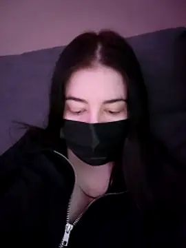 Lana rei online show from 12-17-25, 07:25