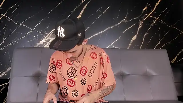 Snapshot of master_king_777 chatting on 12-02-25, 01:39 master king 777 online show from 12-02-25, 01:39