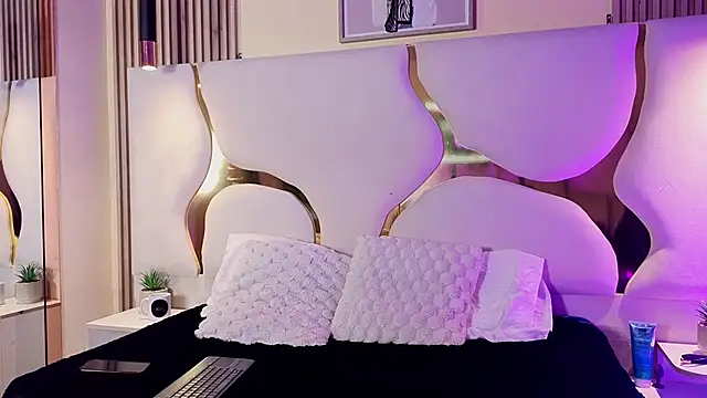 HannyJones online show from 12-16-25, 12:10