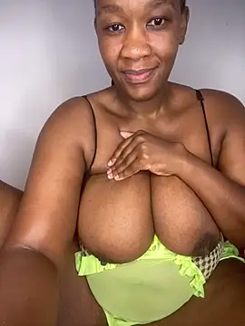 Snapshot of GiantClithpee chatting on 12-17-25, 11:55 GiantClithpee online show from 12-17-25, 11:55