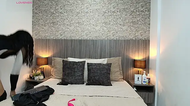 nicol alvarez online show from 01-11-26, 07:30