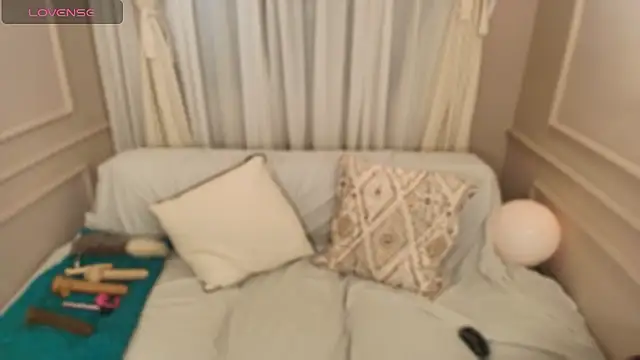 Sarah rossi  online show from 01-17-26, 07:50