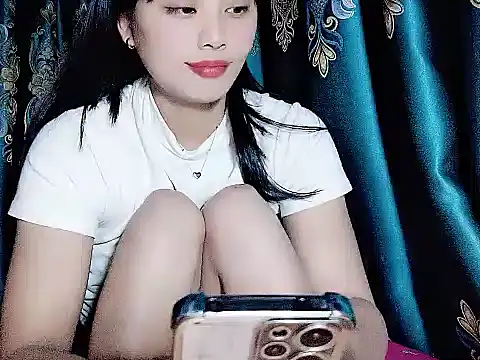 Snapshot of Nana569 chatting on 02-14-26, 09:33 Nana569 online show from 02-14-26, 09:33