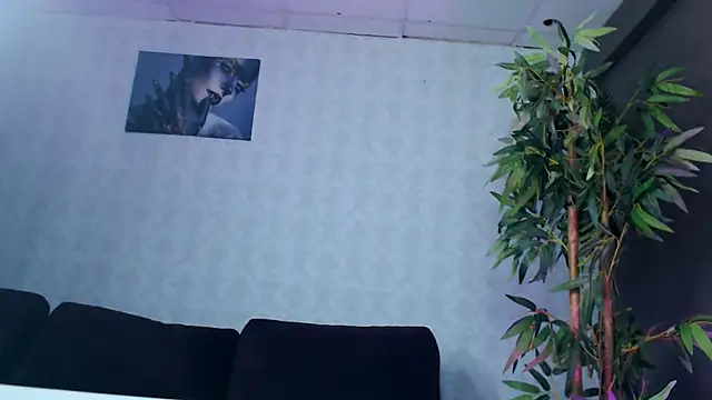 SilviaVanda online show from 12-14-25, 08:09