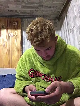 Snapshot of Oenb chatting on 03-02-26, 08:04 Oenb online show from 03-02-26, 08:04