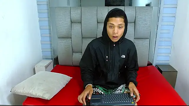 Axel Marcu online show from 12-05-25, 01:09