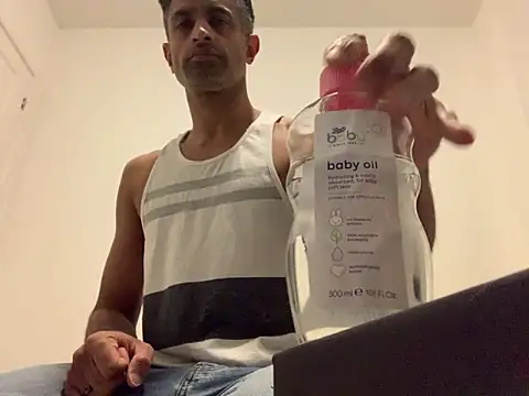 Snapshot of RandyRik chatting on 12-02-25, 08:37 RandyRik online show from 12-02-25, 08:37