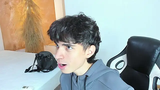 CONNOR STONNE  online show from 02-20-26, 07:36