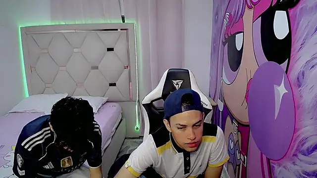 Snapshot of THE_VIPS_TWINK chatting on 12-03-25, 09:35 THE VIPS TWINK online show from 12-03-25, 09:35