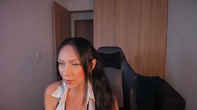 Cleoember  online show from 02-13-26, 06:37