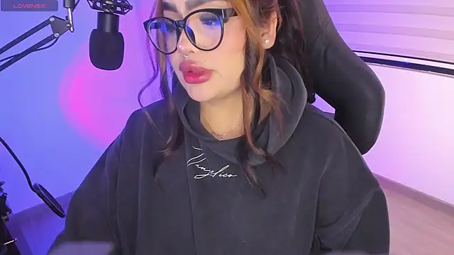 asheryn online show from 02-12-26, 01:44