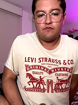 Snapshot of bready272 chatting on 12-03-25, 05:37 bready272 online show from 12-03-25, 05:37