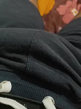 Snapshot of Desi_boy24 chatting on 02-05-26, 04:33 Desi boy24 online show from 02-05-26, 04:33