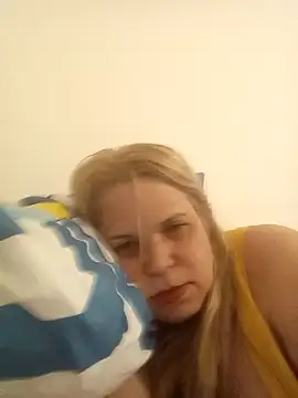 karinaBrasil online show from 12-04-25, 04:22