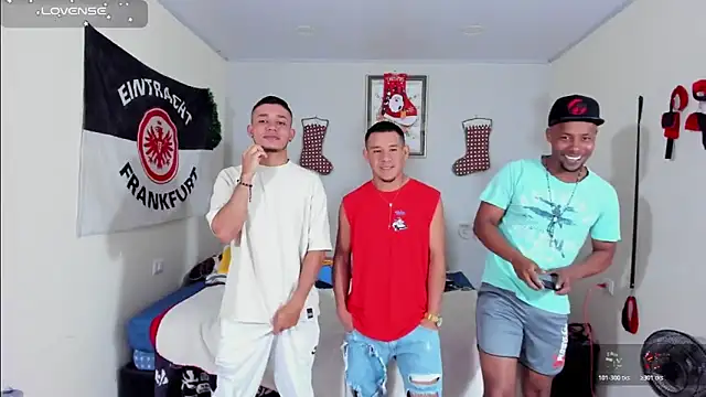 roomies  online show from 12-21-25, 03:41