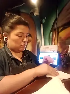 Snapshot of Luna_Maar_ chatting on 12-17-25, 12:05 Luna Maar online show from 12-17-25, 12:05