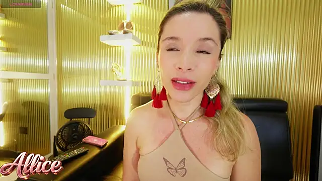 Snapshot of Allice_mommy chatting on 02-14-26, 07:10 Allice mommy online show from 02-14-26, 07:10