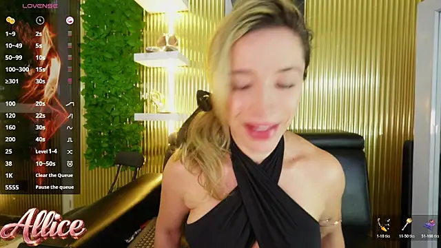 Snapshot of Allice_mommy chatting on 02-17-26, 07:20 Allice mommy online show from 02-17-26, 07:20