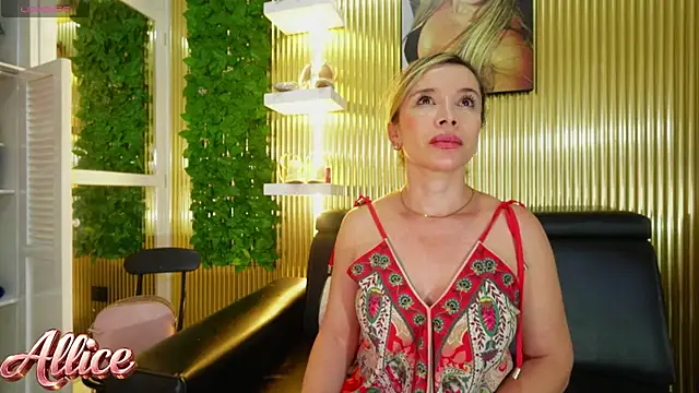 Snapshot of Allice_mommy chatting on 02-26-26, 07:24 Allice mommy online show from 02-26-26, 07:24