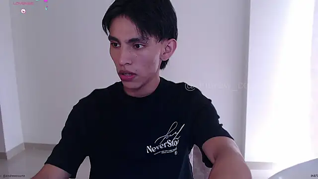 Snapshot of andrew_courtzz chatting on 12-04-25, 08:28 andrew courtzz online show from 12-04-25, 08:28