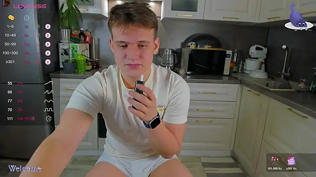 Snapshot of fruitninjaga chatting on 12-16-25, 08:14 fruitninjaga online show from 12-16-25, 08:14