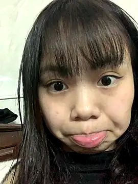 Snapshot of Mon_babyy chatting on 01-06-26, 02:10 Mon babyy online show from 01-06-26, 02:10