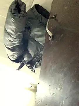 Snapshot of Mon_babyy chatting on 01-12-26, 10:20 Mon babyy online show from 01-12-26, 10:20