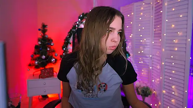 Snapshot of KimPorins chatting on 12-20-25, 03:41 KimPorins online show from 12-20-25, 03:41