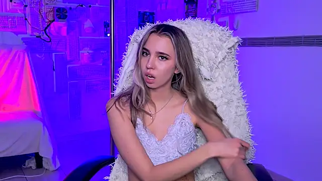 Snapshot of KimPorins chatting on 02-12-26, 12:11 KimPorins online show from 02-12-26, 12:11