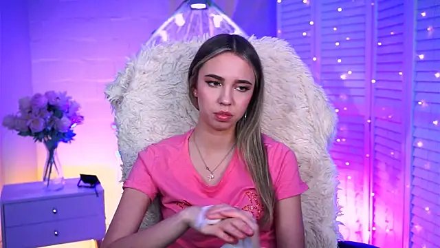 Snapshot of KimPorins chatting on 02-17-26, 12:34 KimPorins online show from 02-17-26, 12:34