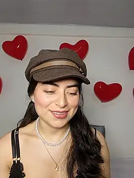 Snapshot of saasha_Petit chatting on 02-17-26, 10:23 saasha Petit online show from 02-17-26, 10:23