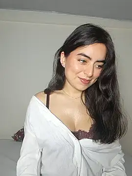 Snapshot of saasha_Petit chatting on 02-26-26, 10:36 saasha Petit online show from 02-26-26, 10:36