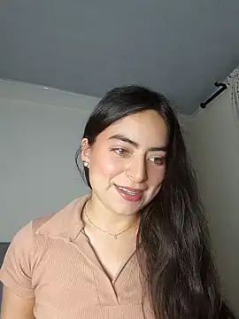 Snapshot of saasha_Petit chatting on 02-28-26, 10:38 saasha Petit online show from 02-28-26, 10:38