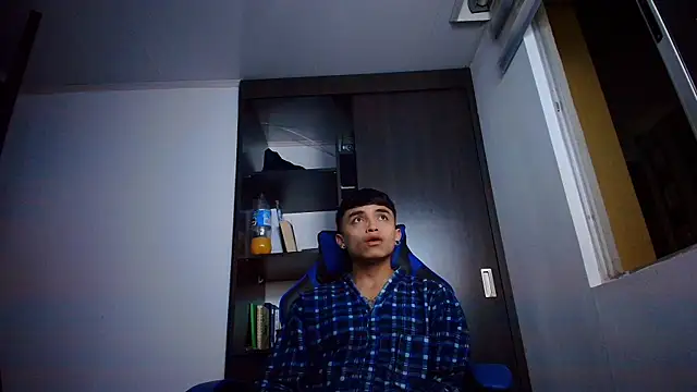 NoahGun  online show from 12-19-25, 07:48