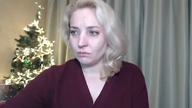 Snapshot of sweetpussy chatting on 12-28-24, 06:29 sweetpussy online show from 12-28-24, 06:29