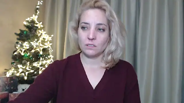 Snapshot of sweetpussy chatting on 12-28-24, 09:30 sweetpussy online show from 12-28-24, 09:30