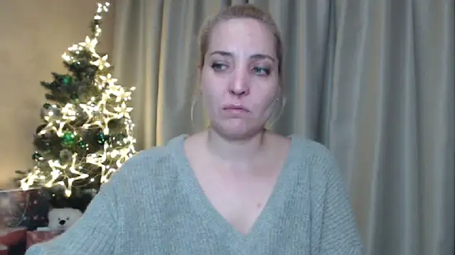 Snapshot of sweetpussy chatting on 12-29-24, 07:43 sweetpussy online show from 12-29-24, 07:43