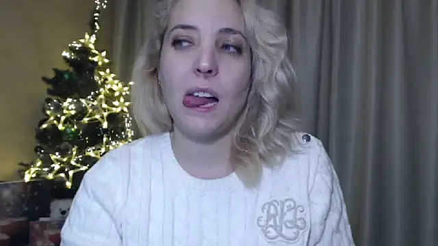 Snapshot of sweetpussy chatting on 01-01-25, 12:33 sweetpussy online show from 01-01-25, 12:33