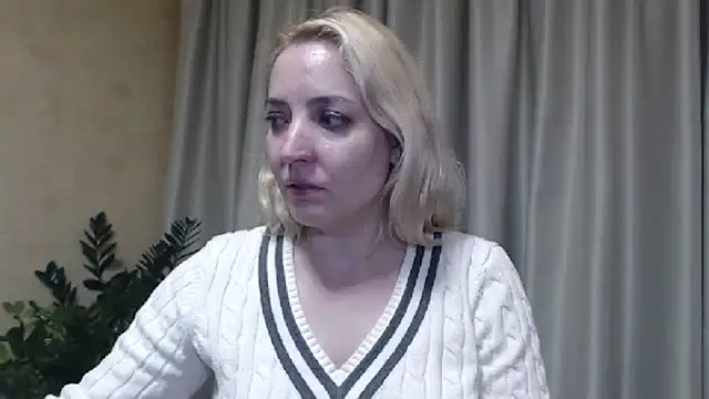 Snapshot of sweetpussy chatting on 01-15-25, 08:05 sweetpussy online show from 01-15-25, 08:05