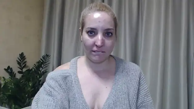 Snapshot of sweetpussy chatting on 01-18-25, 05:26 sweetpussy online show from 01-18-25, 05:26