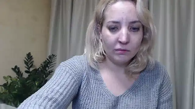 Snapshot of sweetpussy chatting on 01-25-25, 06:35 sweetpussy online show from 01-25-25, 06:35