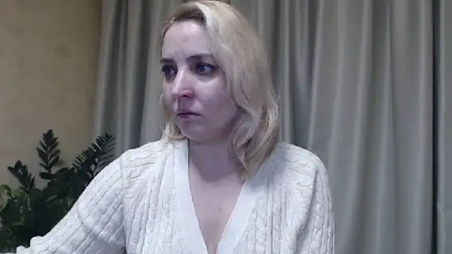 Snapshot of sweetpussy chatting on 01-28-25, 04:52 sweetpussy online show from 01-28-25, 04:52