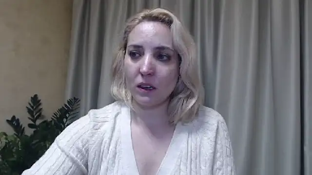 Snapshot of sweetpussy chatting on 01-28-25, 07:53 sweetpussy online show from 01-28-25, 07:53