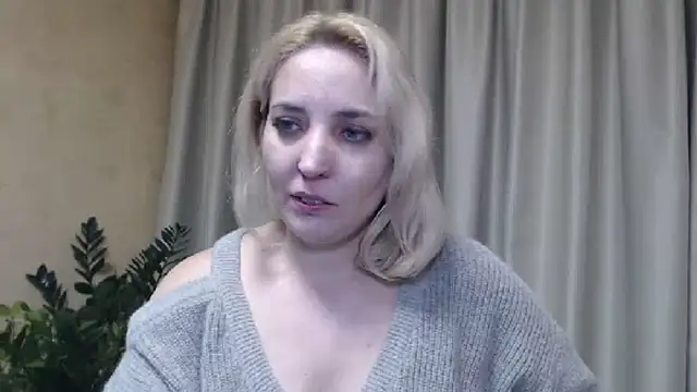 Snapshot of sweetpussy chatting on 02-02-25, 03:49 sweetpussy online show from 02-02-25, 03:49