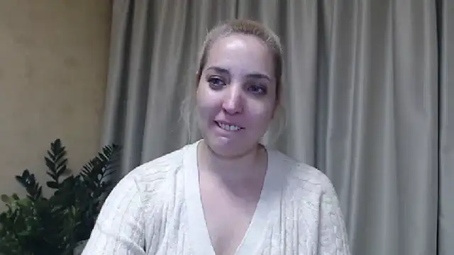Snapshot of sweetpussy chatting on 02-04-25, 09:31 sweetpussy online show from 02-04-25, 09:31