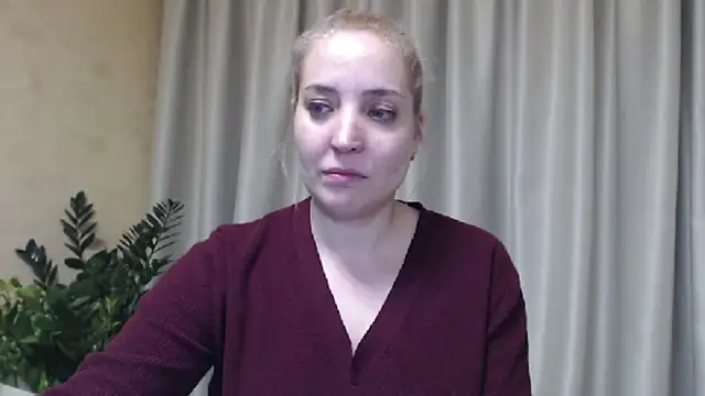Snapshot of sweetpussy chatting on 02-06-25, 08:56 sweetpussy online show from 02-06-25, 08:56