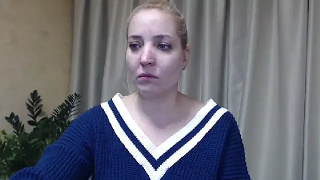 Snapshot of sweetpussy chatting on 02-07-25, 07:38 sweetpussy online show from 02-07-25, 07:38