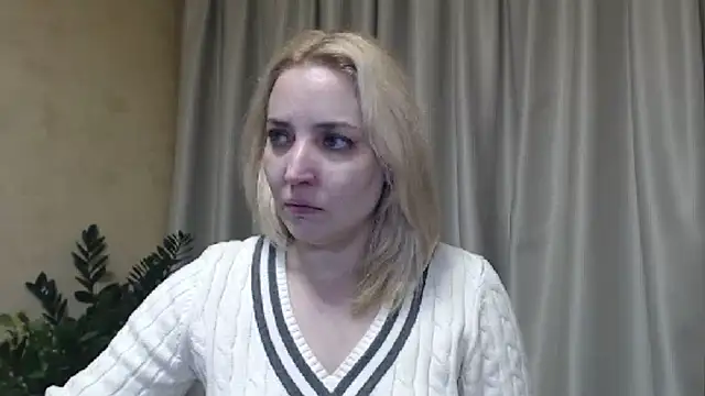 Snapshot of sweetpussy chatting on 02-08-25, 11:33 sweetpussy online show from 02-08-25, 11:33