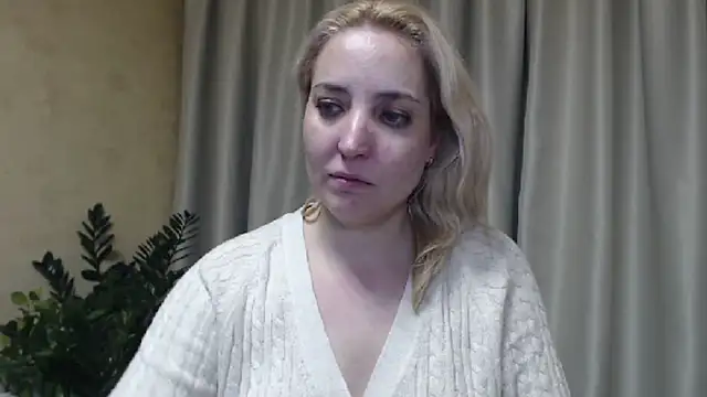 Snapshot of sweetpussy chatting on 02-09-25, 09:17 sweetpussy online show from 02-09-25, 09:17