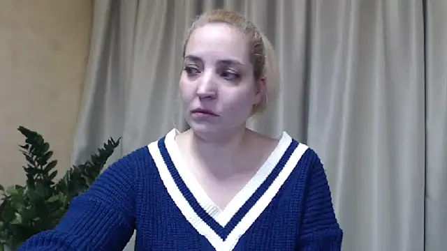Snapshot of sweetpussy chatting on 02-19-25, 05:27 sweetpussy online show from 02-19-25, 05:27